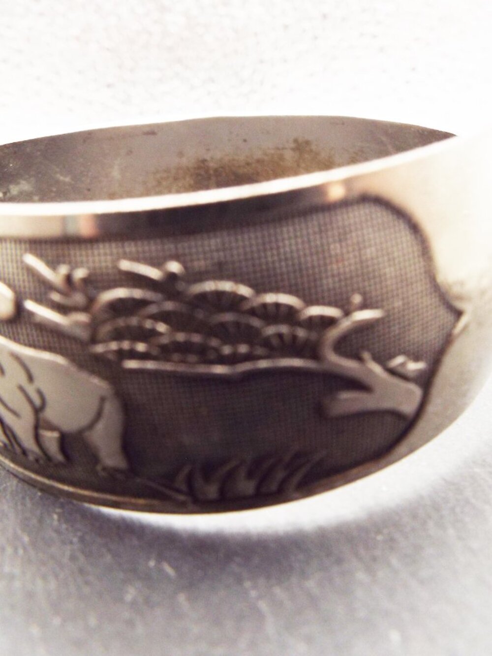 SILVERY RAISED SAFARI ELEPHANTS PARADING AROUND YOUR WRIST CUFF BRACELET 40B - Picture 6 of 7